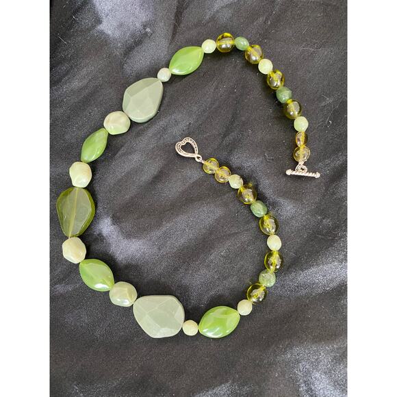 Green necklace, just a necklace - Picture 5 of 6